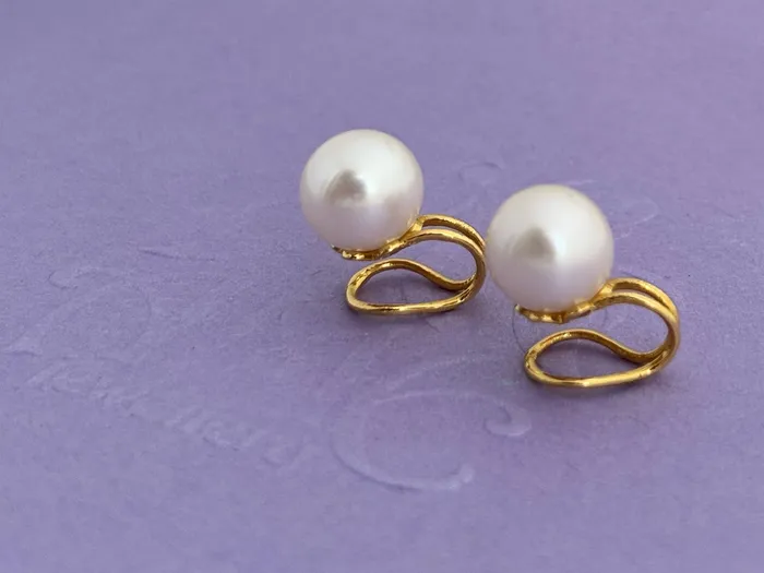 Earrings AME Jewellery 85mm White Freshwater Pearl clipon Earrings in 14K Yellow Gold