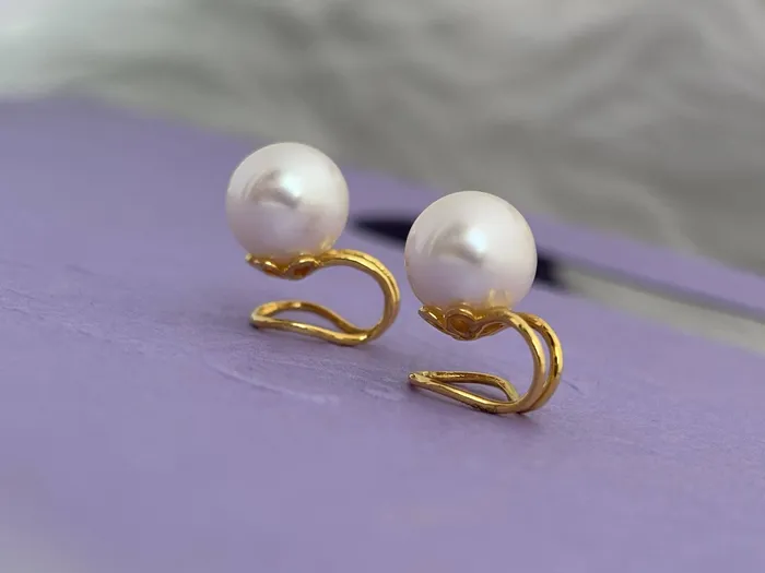 Earrings AME Jewellery 85mm White Freshwater Pearl clipon Earrings in 14K Yellow Gold