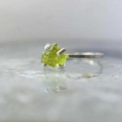 Rings JSL Raw Peridot Ring