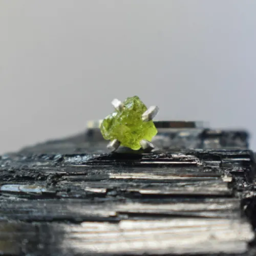 Rings JSL Raw Peridot Ring